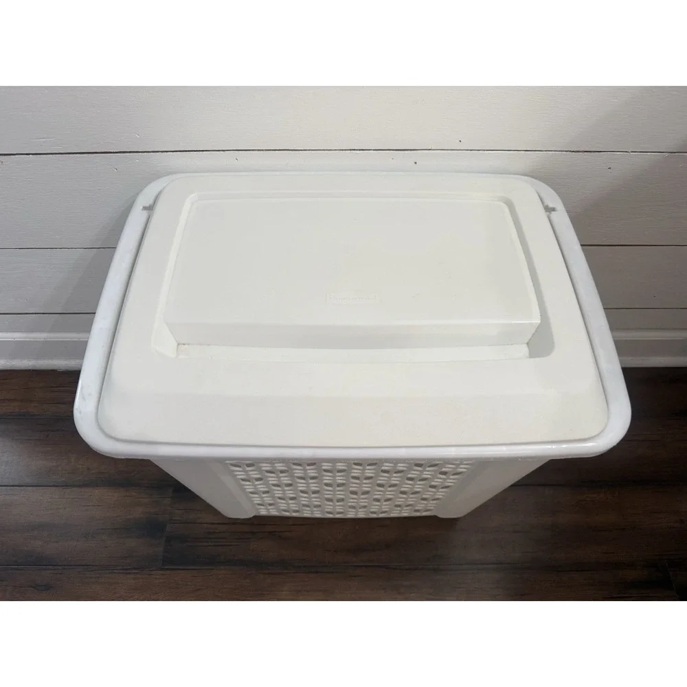Rubbermaid vintage laundry
